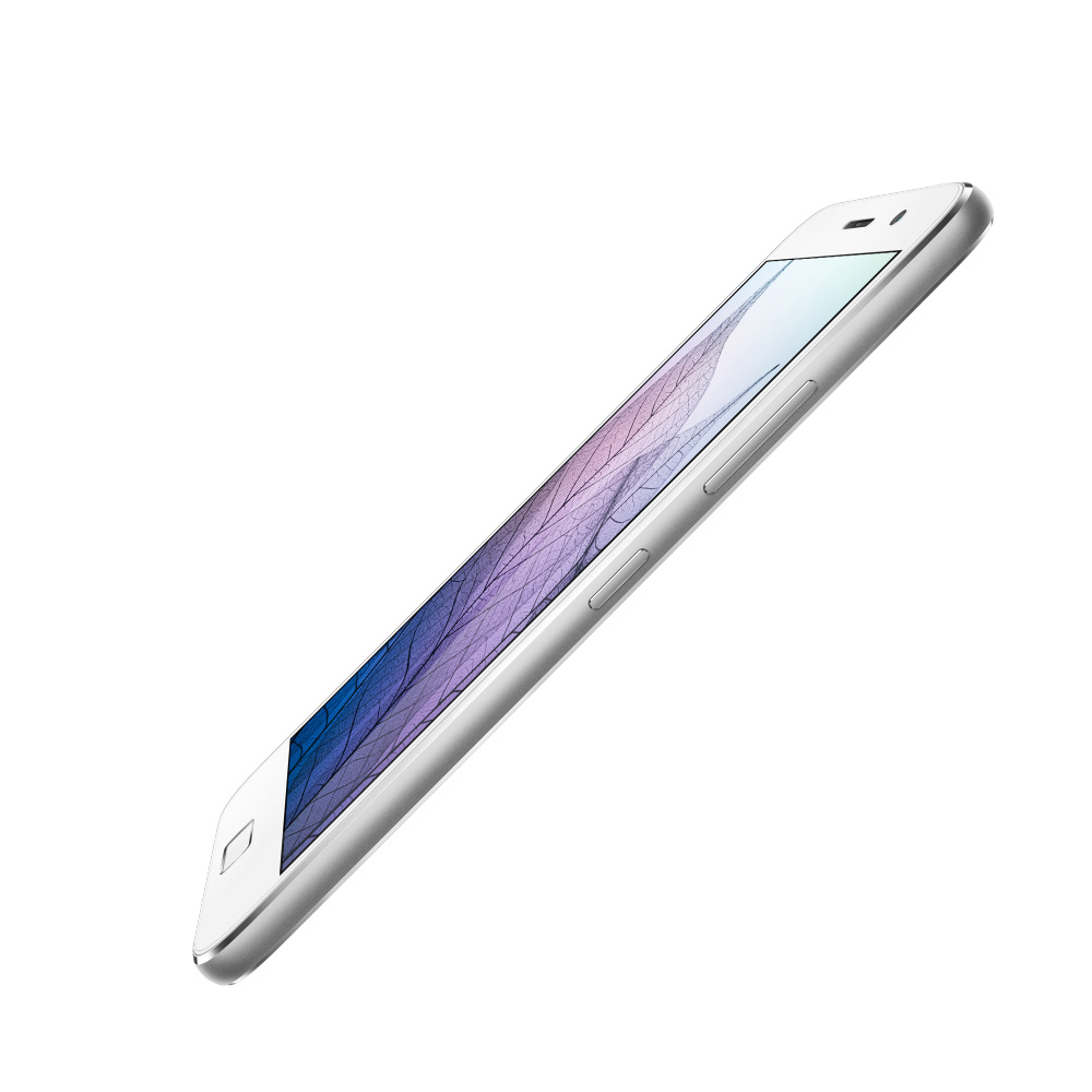 Lenovo Zuk Z1 Smartphone MOTO ZUK  (A Lenovo Company) Z1 Cyonangen 12.1 Smartphone with Free Adapter